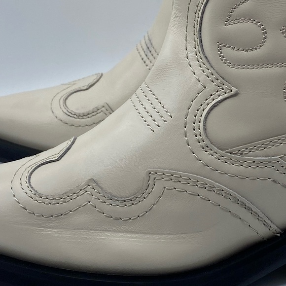 GANNI Boots size 7
, White Mid Shaft
- Embroidered Western see *NOTE* - Picture 7 of 8
